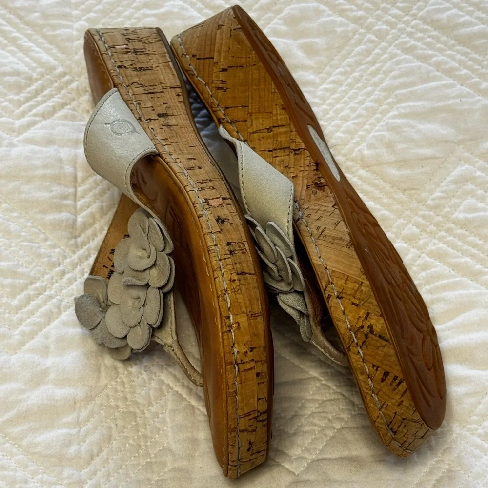 Born Taupe Leather Floral Cork Platform Wedge Sandals Size 7